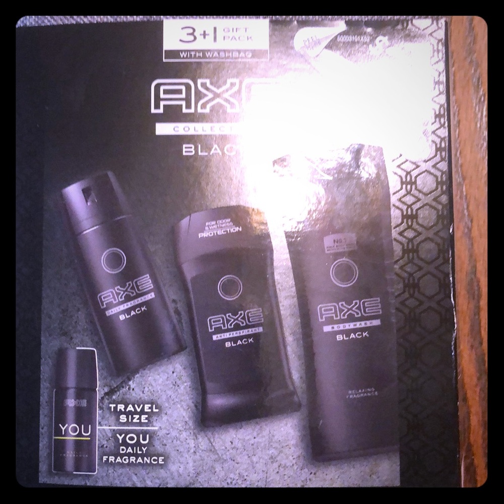 AXE GIFT PACK WITH CARRYING CASE FOR TRAVEL